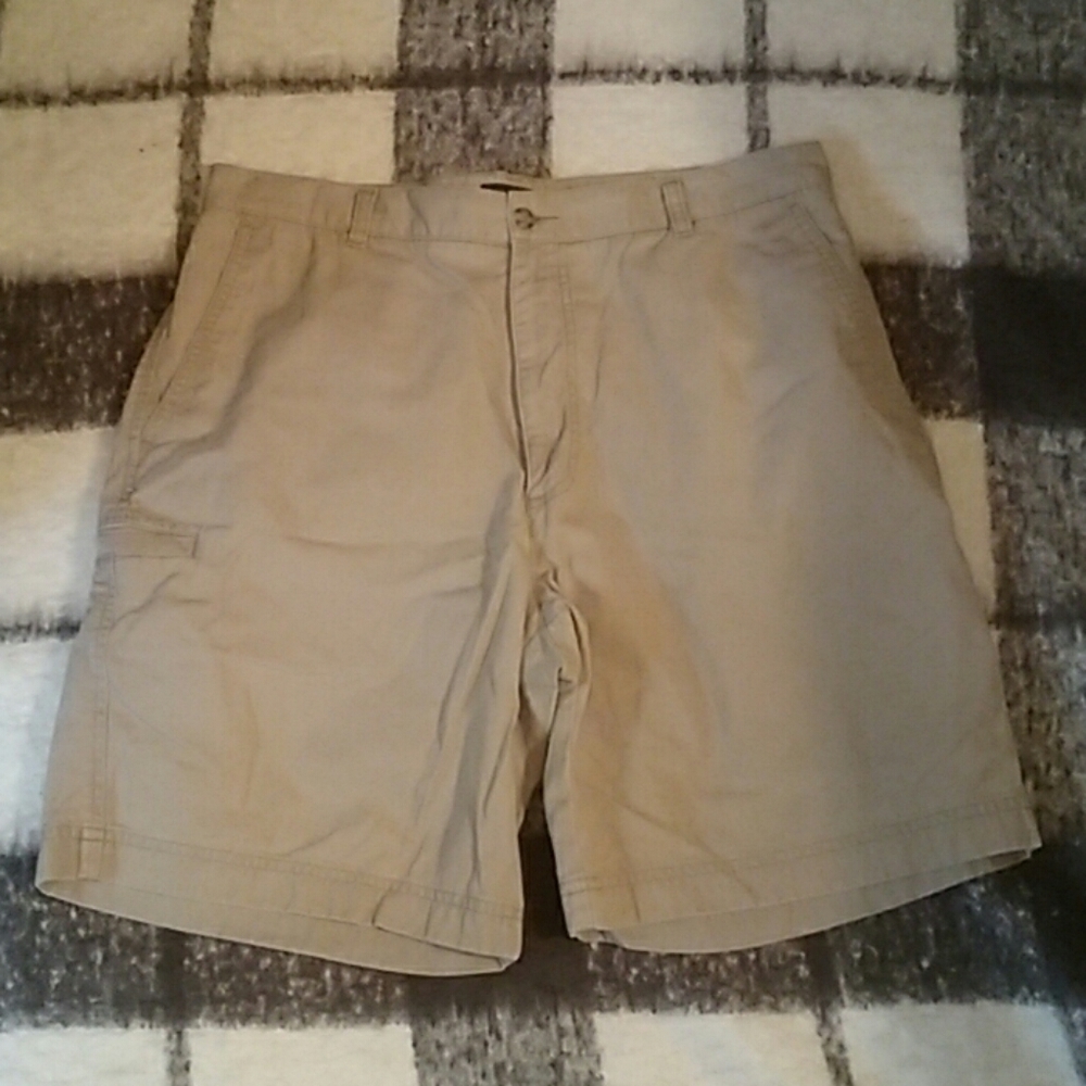 👞 Dockers khaki shorts